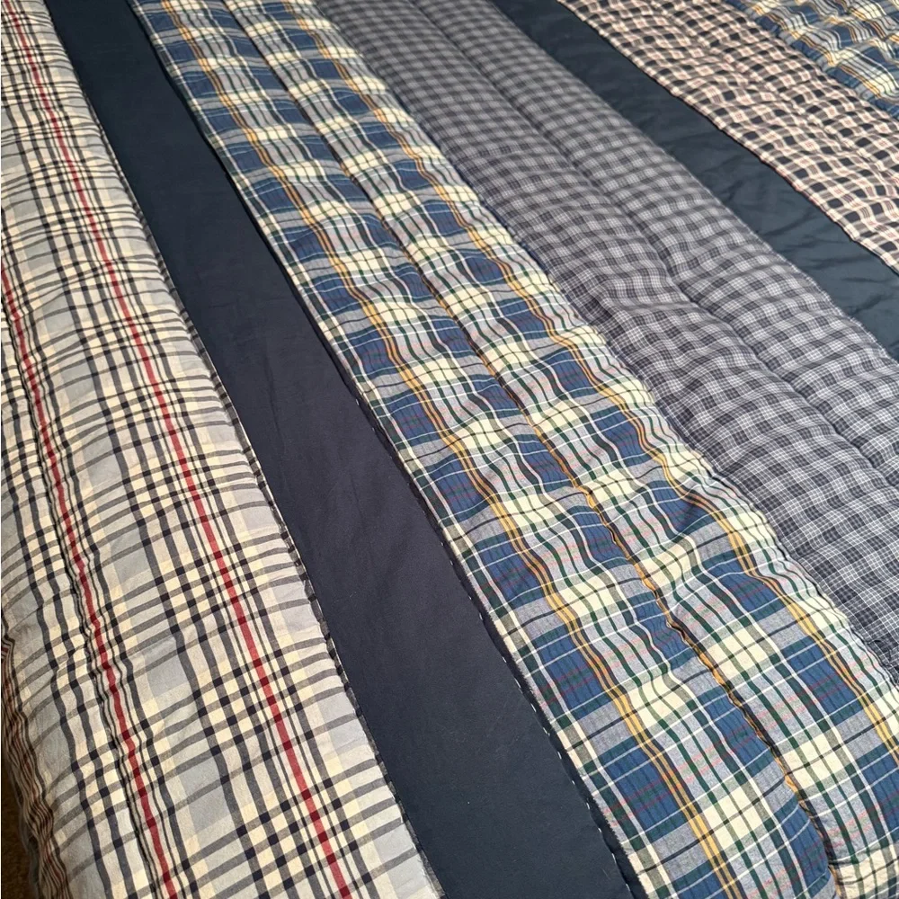 Pottery Barn Teen Plaid Blue Bedding Set. Queen size quilt & 4 shams.